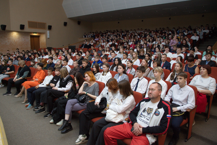 Более 350 школьников посетили фестиваль социально-педагогических профессий